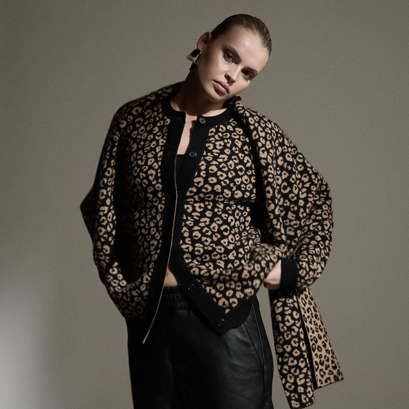 Georgia Large Knitted Reversible Cashmere Wrap - Leopard