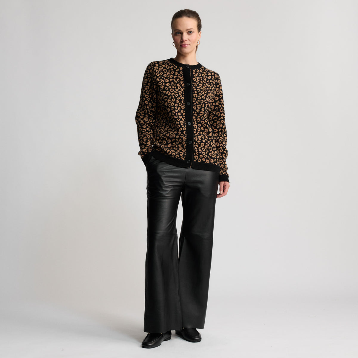 Chiara - Reversible Cashmere Knit Cardigan - Leopard