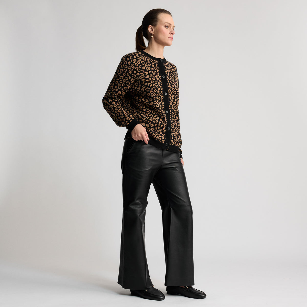 Chiara - Reversible Cashmere Knit Cardigan - Leopard