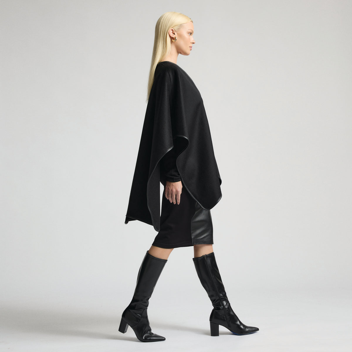 Karson Cape - Jet Black