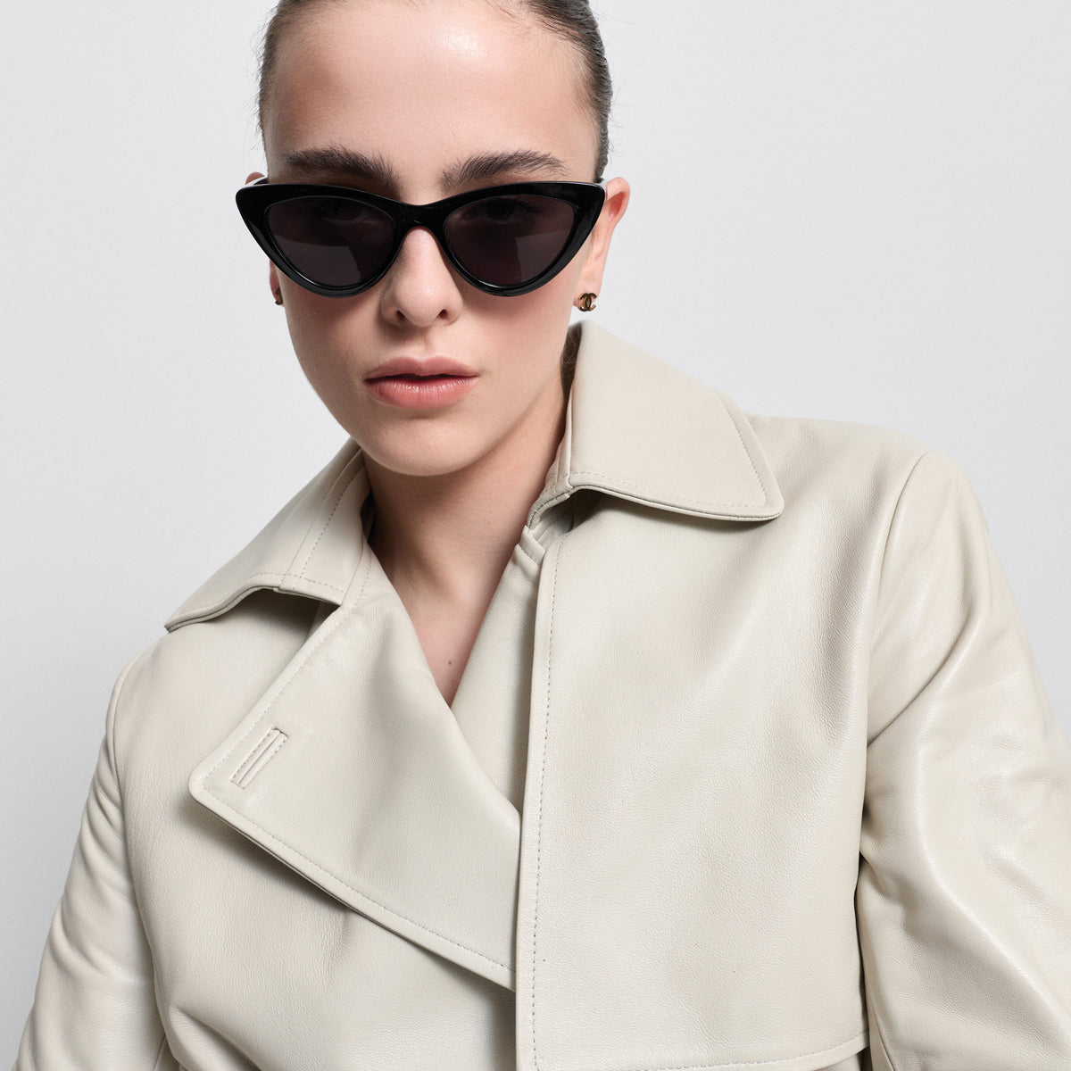 Nicole Cropped Trench - Porcelain Leather